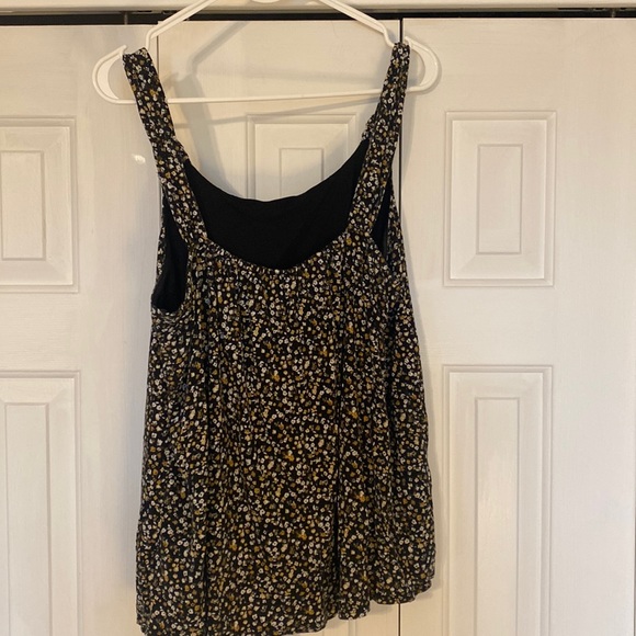 Maurice’s Tank Top-XL-Black Tank with Yellow & White Flowers - Picture 6 of 6